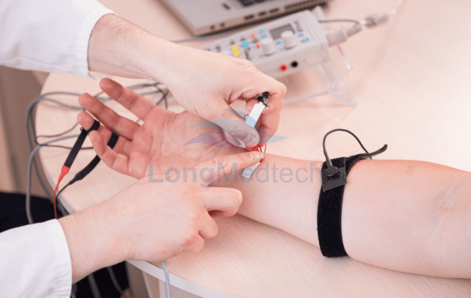 هل يعتبر تخطيط كهربية العضل (EMG) بمثابة تشخيص عصبي عضلي دقيق؟ 